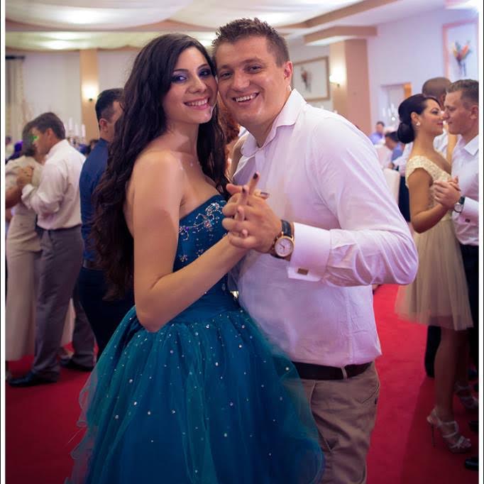 O cunoscută cântăreață și-a cunoscut viitorul soț la... mănăstire: "A fost dragoste la prima vedere"