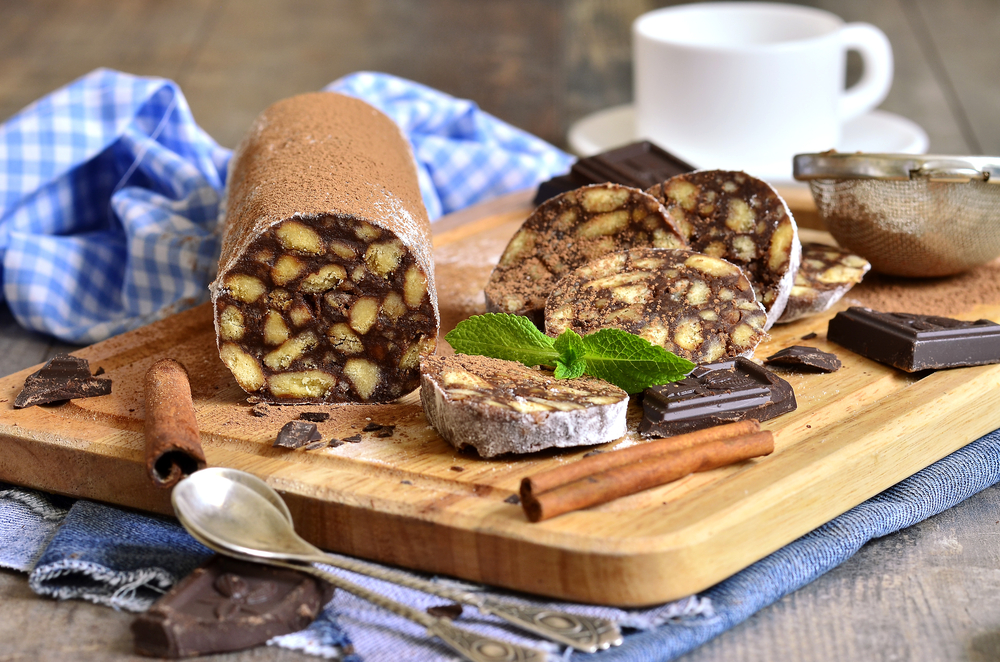 Salam de biscuiți - rețete delicioase pentru masa de sărbători