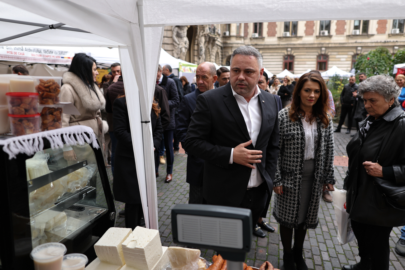 Spectacol culinar în curtea Ministerului Agriculturii. Am vizitat „Târgul de lăsatu’ secului” din București