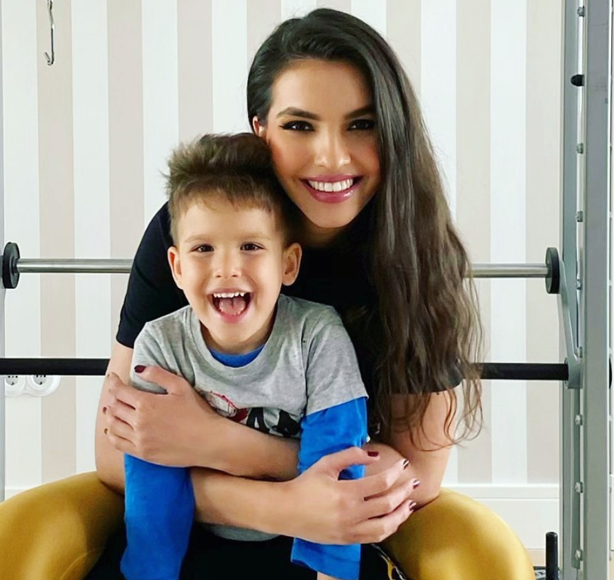 Adrian Mutu a vorbit despre cel de-al doilea copil cu soția lui, Sandra. „Nu știu ce urmează. Nu mă gândesc în mod special”