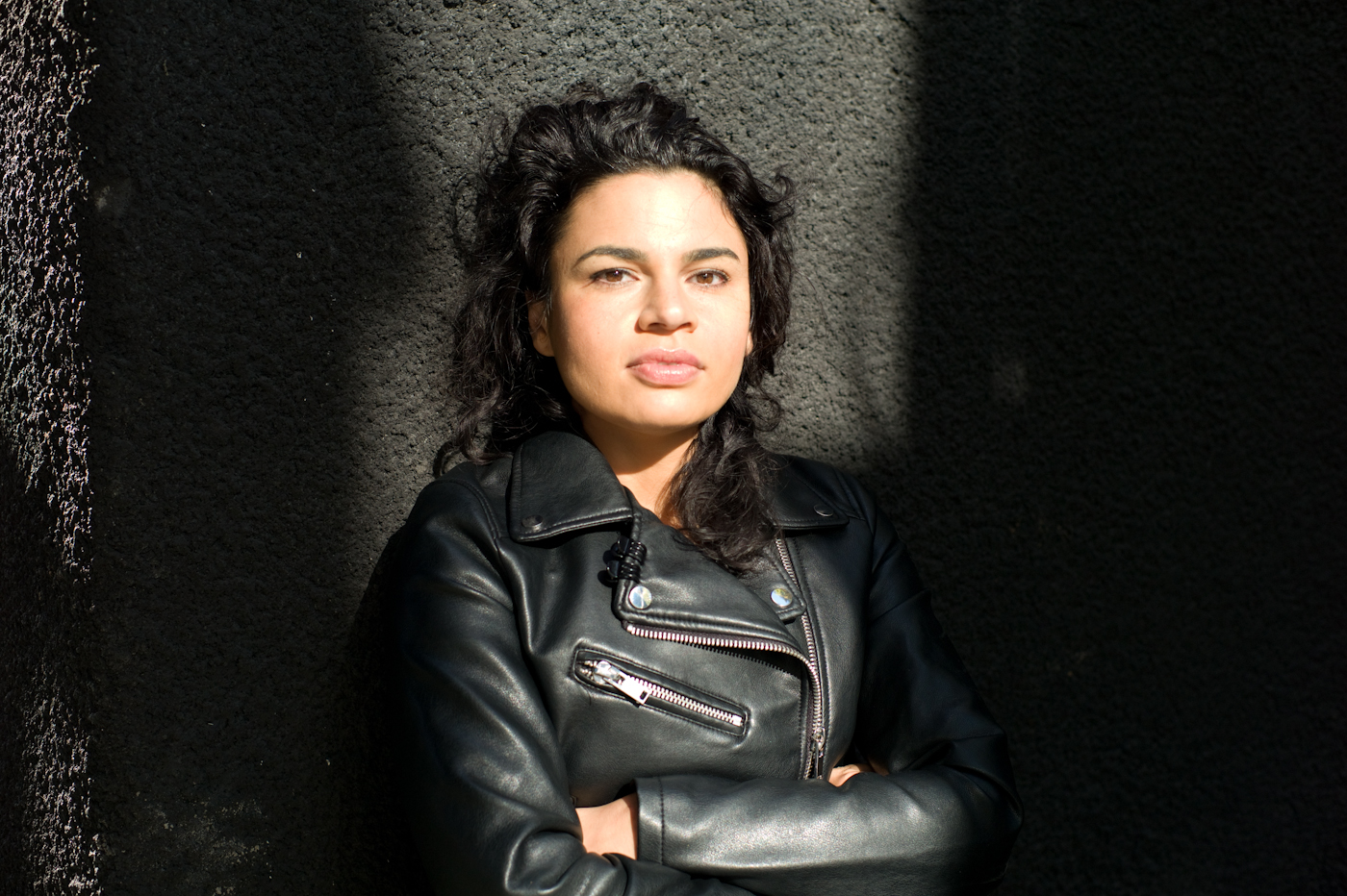 „Gipsy Queen”, o poveste universală despre românii plecați și lupta pentru un trai mai bun. Actrița Alina Șerban: „Educația încă este singura opțiune validă pentru a putea ieși din sărăcie”