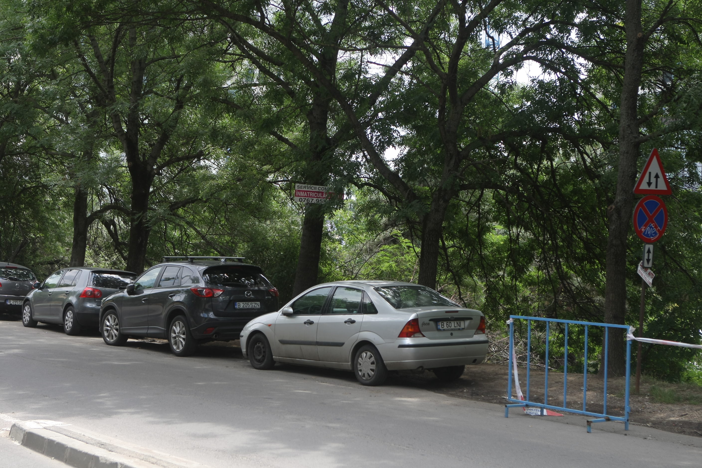 #salvatipipera | Noi măsuri în urma campaniei Libertatea: Primăria Sectorului 2 a montat garduri pentru a împiedica parcarea ilegală pe str. Gara Herăstrău