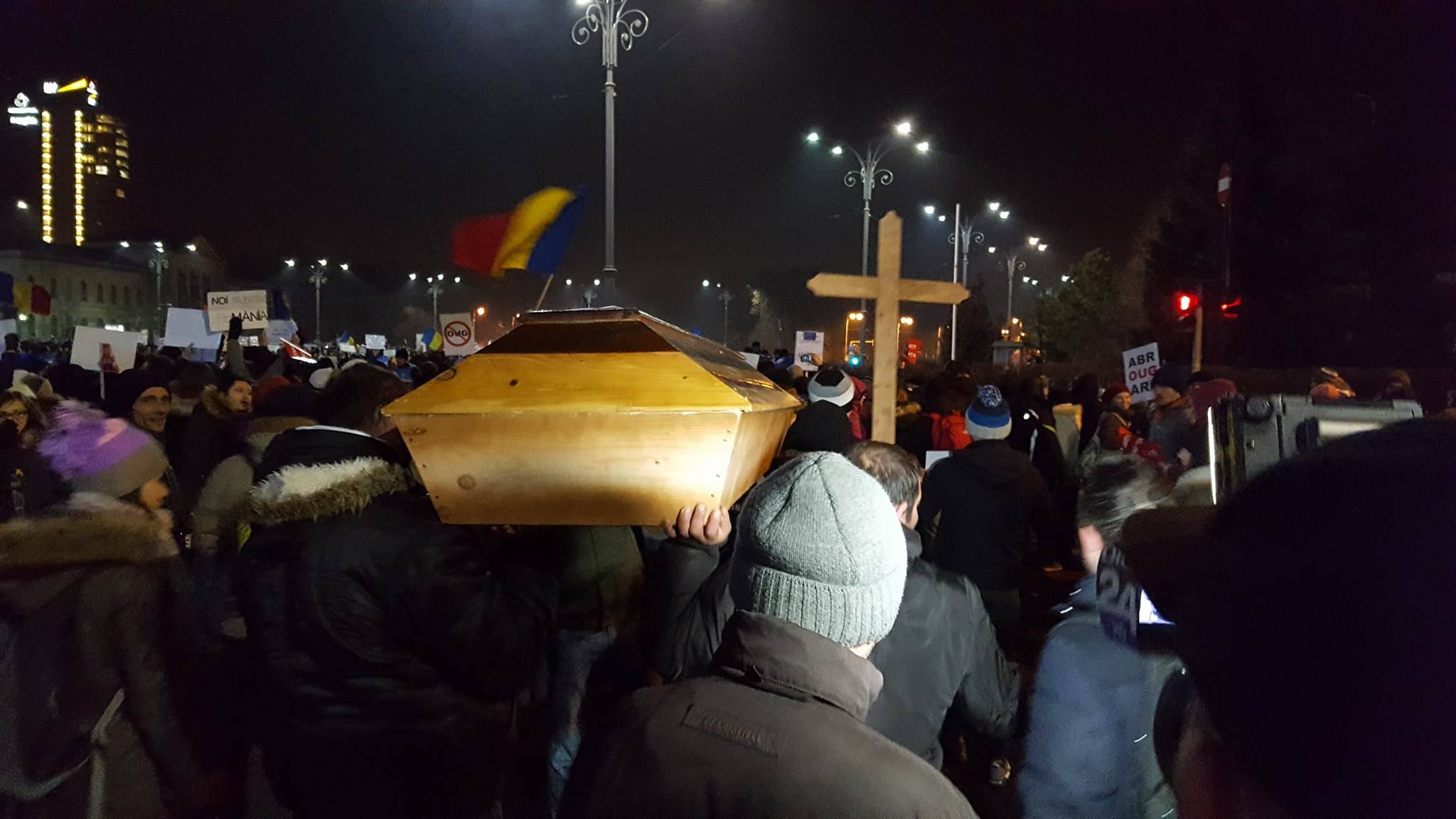 A patra zi de proteste. 300.000 de oameni au ieșit în stradă în toată țara | FOTO & VIDEO