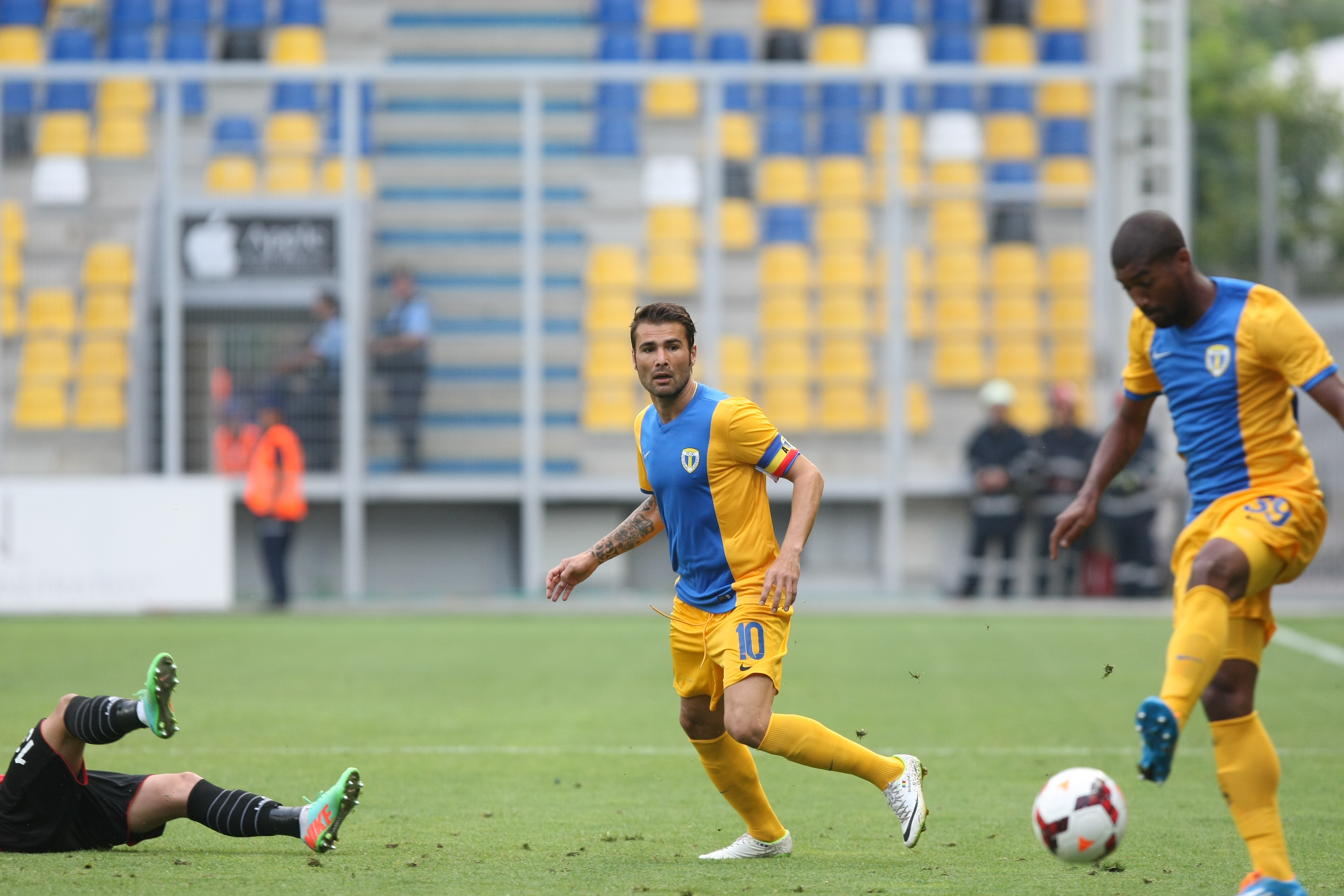 VIDEO&FOTO/ LIGA EUROPA: PETROLUL - FLAMURTARI 2-0. Succes pe final!