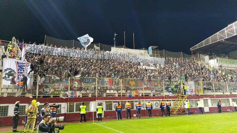 Cele mai tare mesaje afișate la Academia Rapid - CSA Steaua: ”Galeria lu′ Rapid, cea mai membră de partid” | GALERIE FOTO