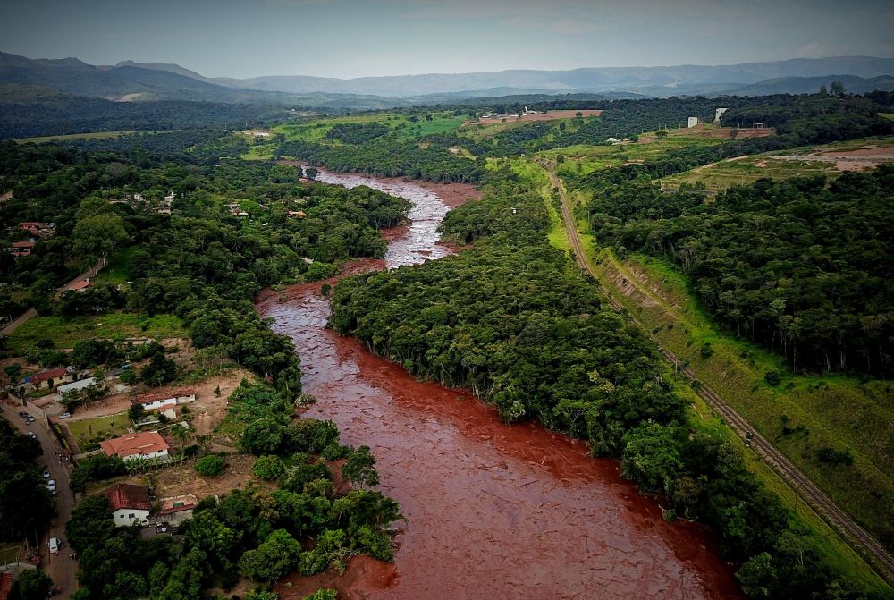 Cinci persoane au fost arestate în Brazilia, după tragedia provocată de ruperea unui baraj minier