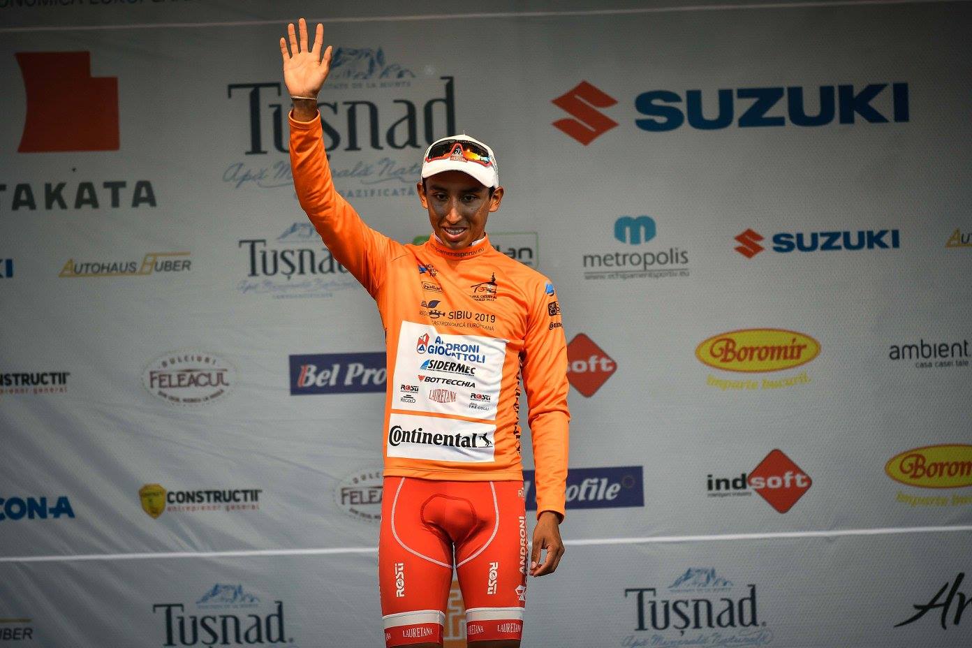 Columbianul Egan Bernal Gomez a câștigat Turul Sibiului. Eduard Grosu, învingător în ultima etapă. Accident cu un antemergător