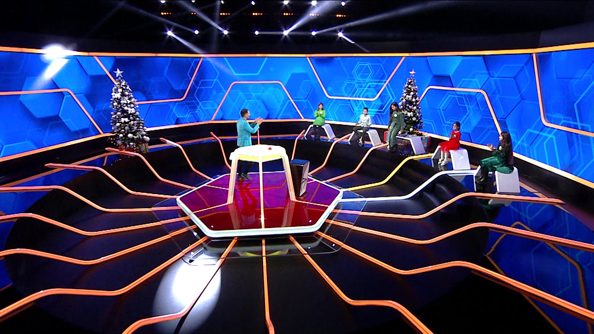 Ediție specială „Jocul cuvintelor cu Dan Negru”, la Kanal D. „Am niște invitați, cred că cei mai buni pe care i-am avut eu anul acesta!”