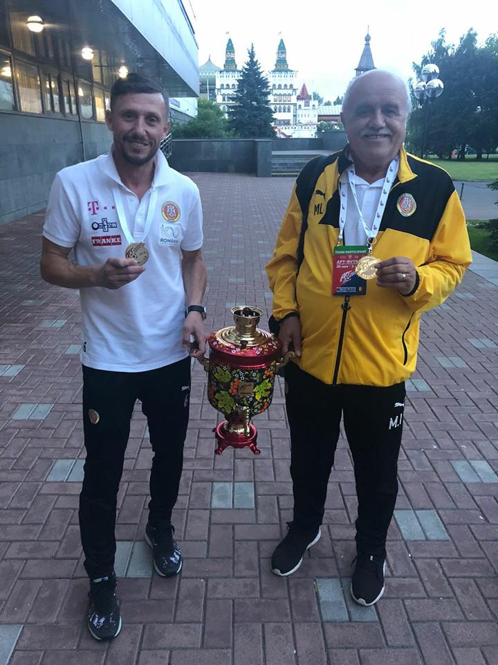 Fostul selecționer Mircea Rădulescu și Daniel Chiriță, campion cu Rapid și cu Șahtior, antrenorul naționalei Artiștilor, comentează Mondialul la interviurile Libertatea Live. ”Mi-au plăcut Mexic și Croația, pentru că atacă mereu”