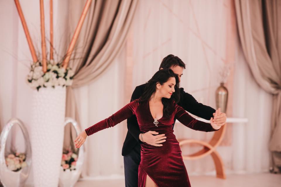 Gabriel Cotabiță a filmat pentru noul single. Bogdan Stanoevici, vedetă în videoclipul artistului | FOTO