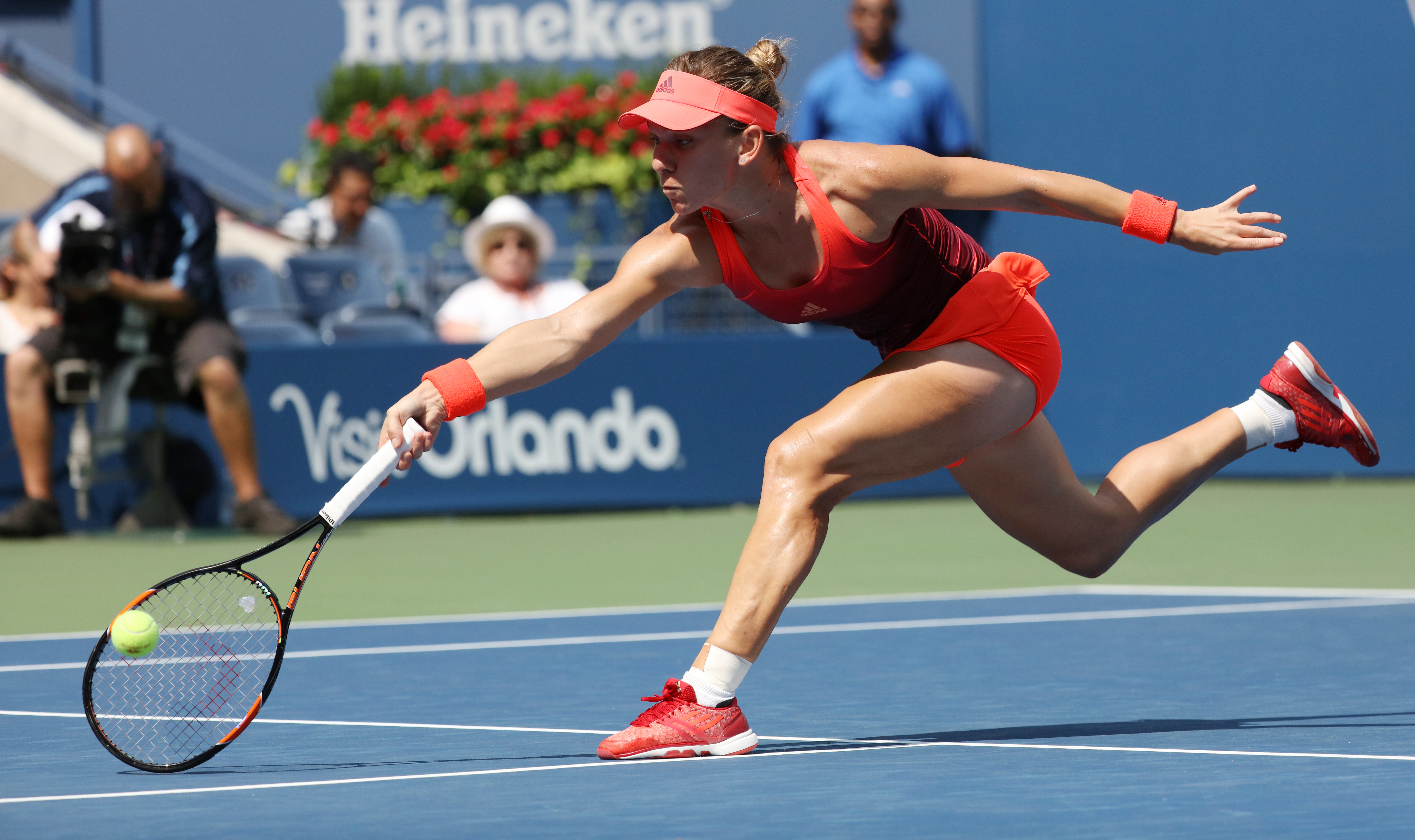 US Open, primul tur, ziua a doua. ^Simona Halep a strivit-o pe Marina Erakovici. Și Monica Niculescu merge mai departe. Andreea Mitu, Alexandra Dulgheru și Irina Begu au fost eliminate, ultima dintre ele dramatic / LIVE BLOG & GALERIE FOTO