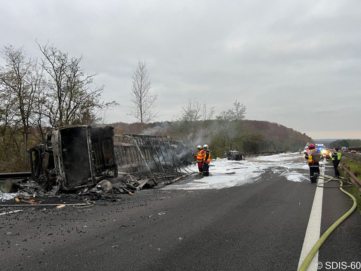 Șofer român de TIR, scos în viață din cabina care ardea, răsturnată pe o autostradă din Franța: „Nu am vrut să-l văd cum moare”