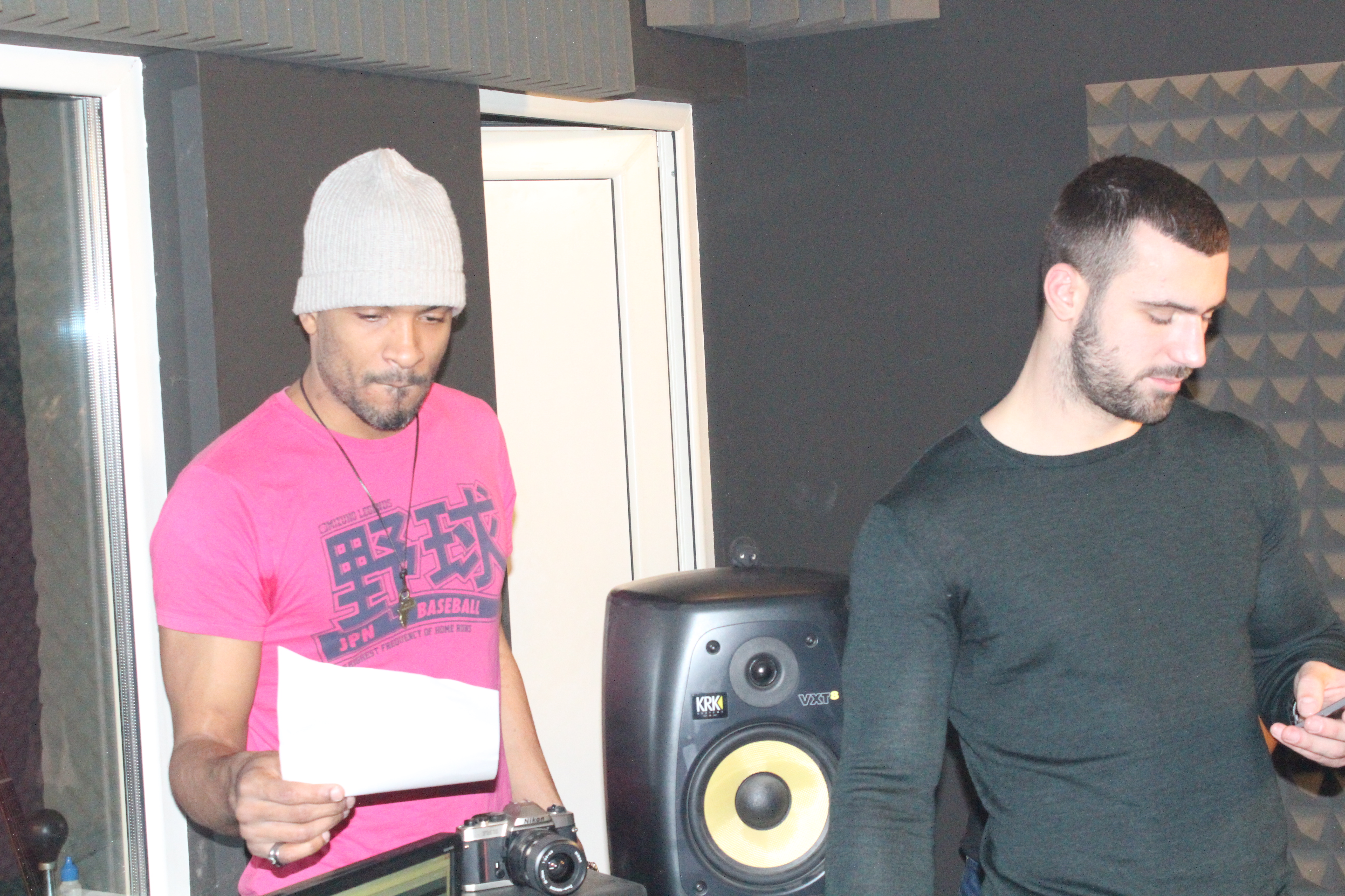 EXCLUSIV / Primiți cu colindul? Luptătorii Superkombat au intrat în studio! GALERIE FOTO&VIDEO