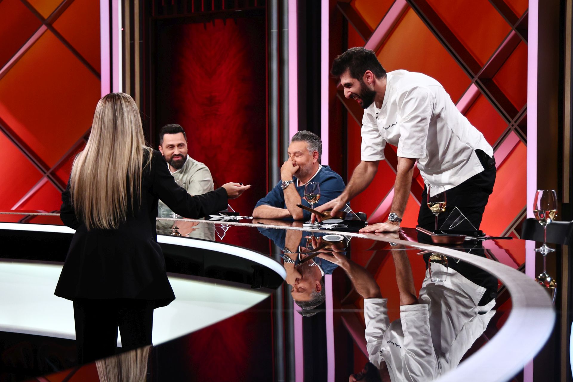 Mama lui Richard Abou Zaki vine la „Chefi la cuțite”. Surpriză emoționantă pentru jurat