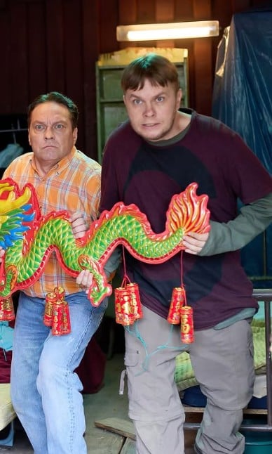 Copilăria fără jucării care l-a format pe George Ivașcu. Actorul face dezvăluiri neașteptate la „Dincolo de copertă”: „Îmi inventam jocuri”