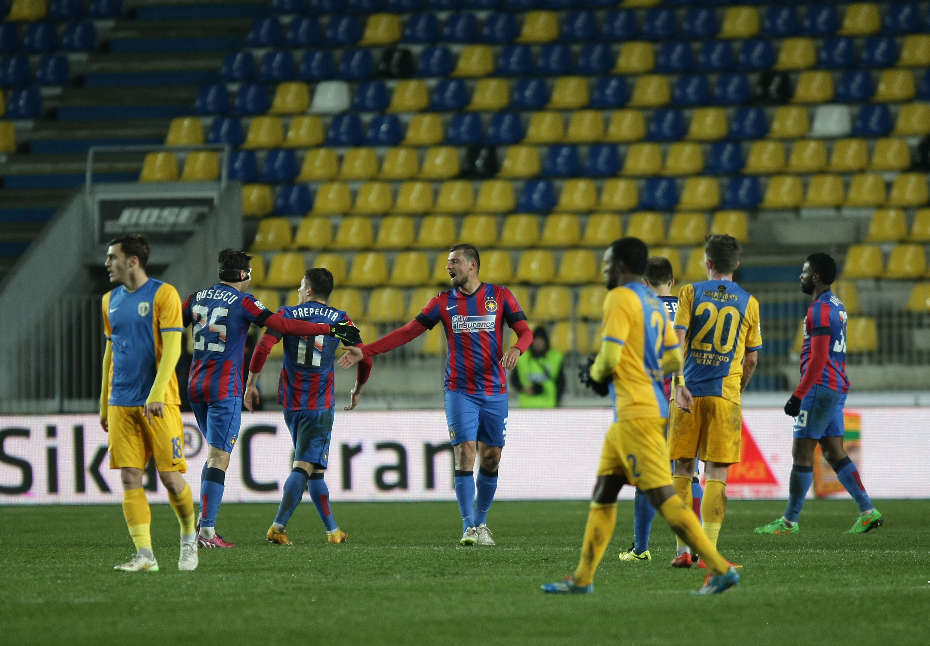 Cupa României, semifinale: PETROLUL - STEAUA 1-1. Arbitru ComănesKO / VIDEO