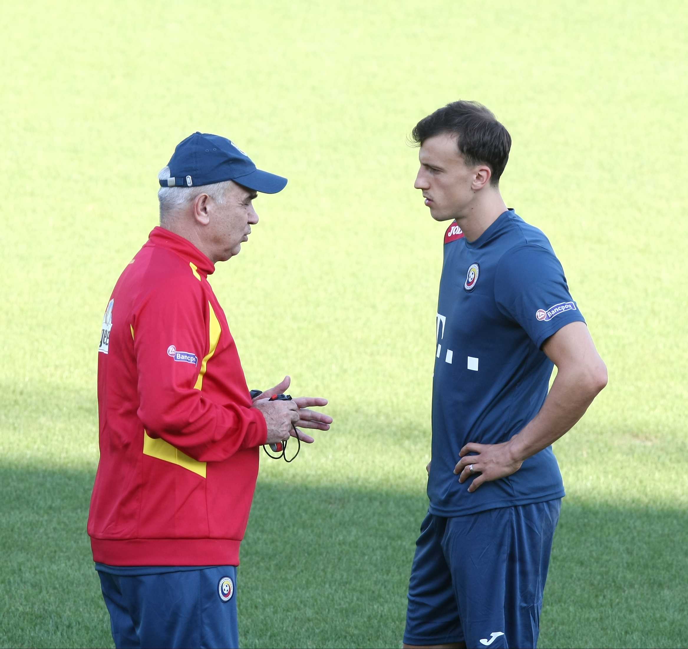 Scandal între Napoli și FRF. Italienii acuză Federația română că l-a forțat pe Chiricheș în dubla cu Ungaria și Grecia din preliminariile Euro 2016. A fost titular cu Empoli