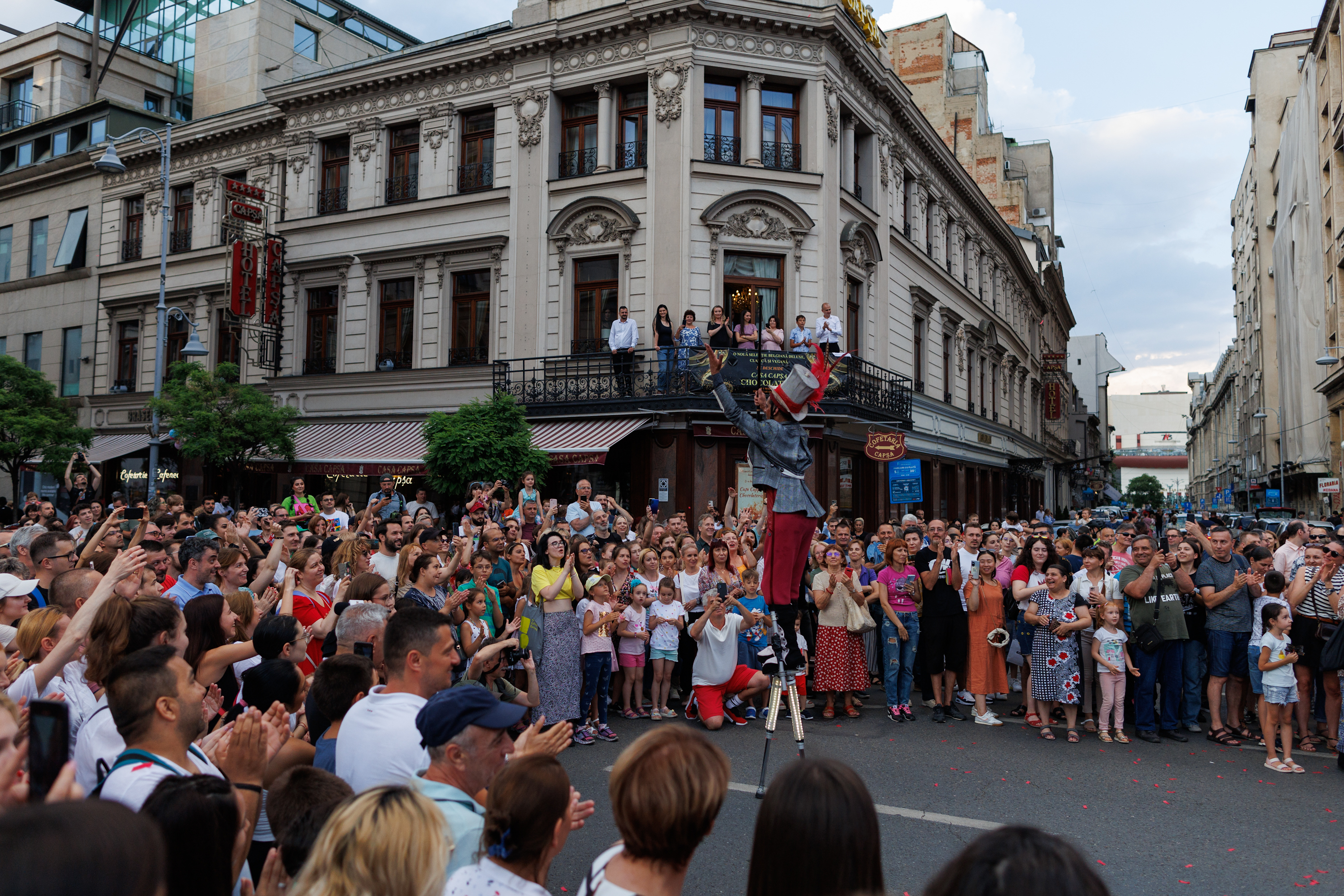 FOTOREPORTAJ. „B-Fit in the Street” în 50 de imagini. 200 de artişti din Spania, Franţa și Italia au făcut spectacol pe străzile din București