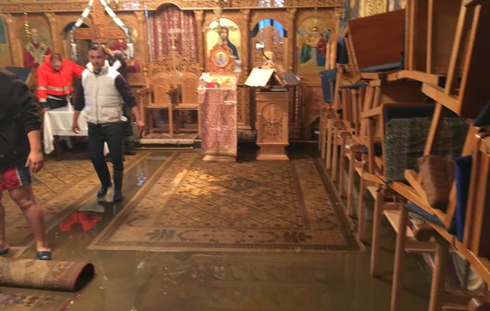 Ploile au făcut prăpăd în județul Sibiu! Locuințe inundate și drumuri blocate de ape