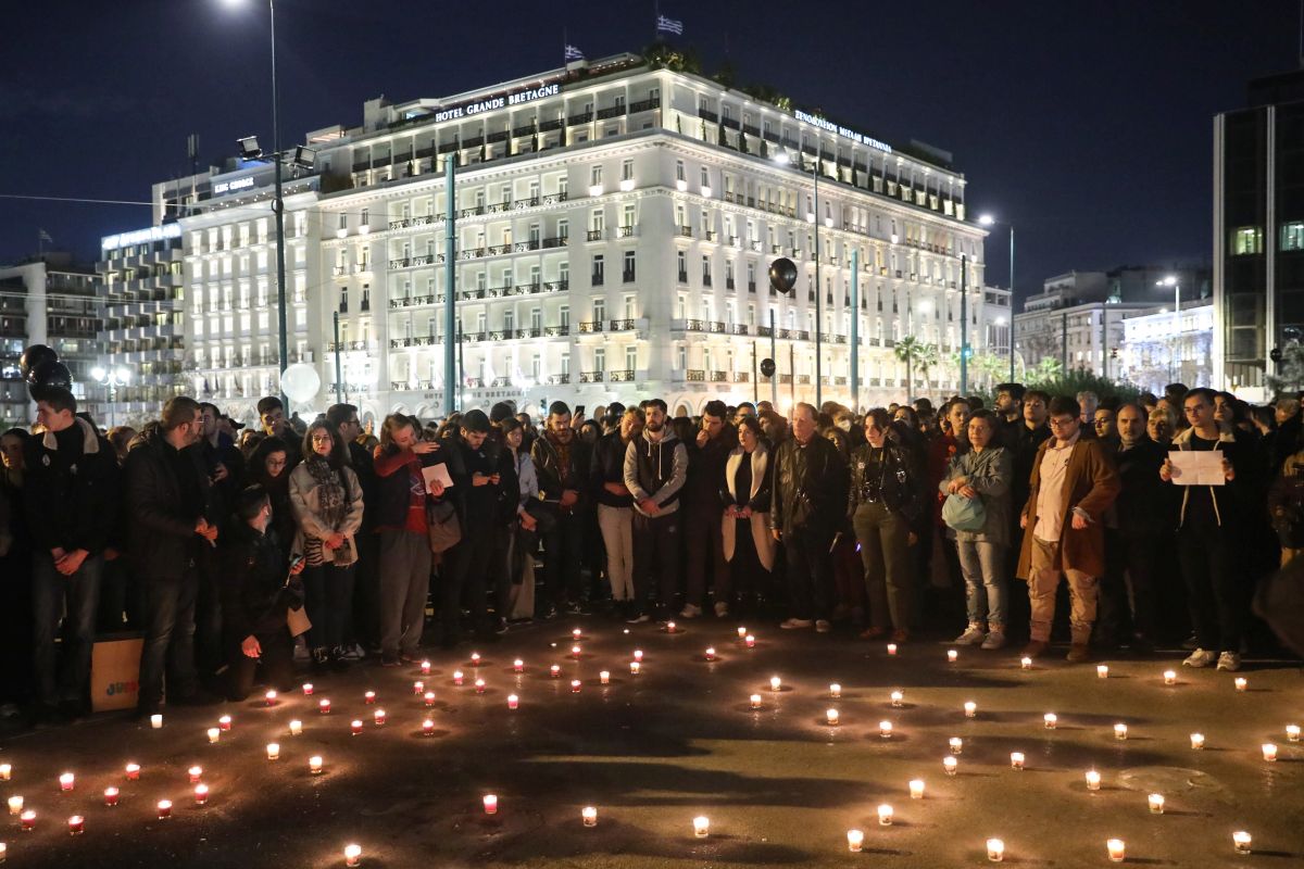 Furie tot mai mare în Grecia, după tragedia feroviară. Greve și proteste, în timp ce 56 de oameni sunt încă dispăruți