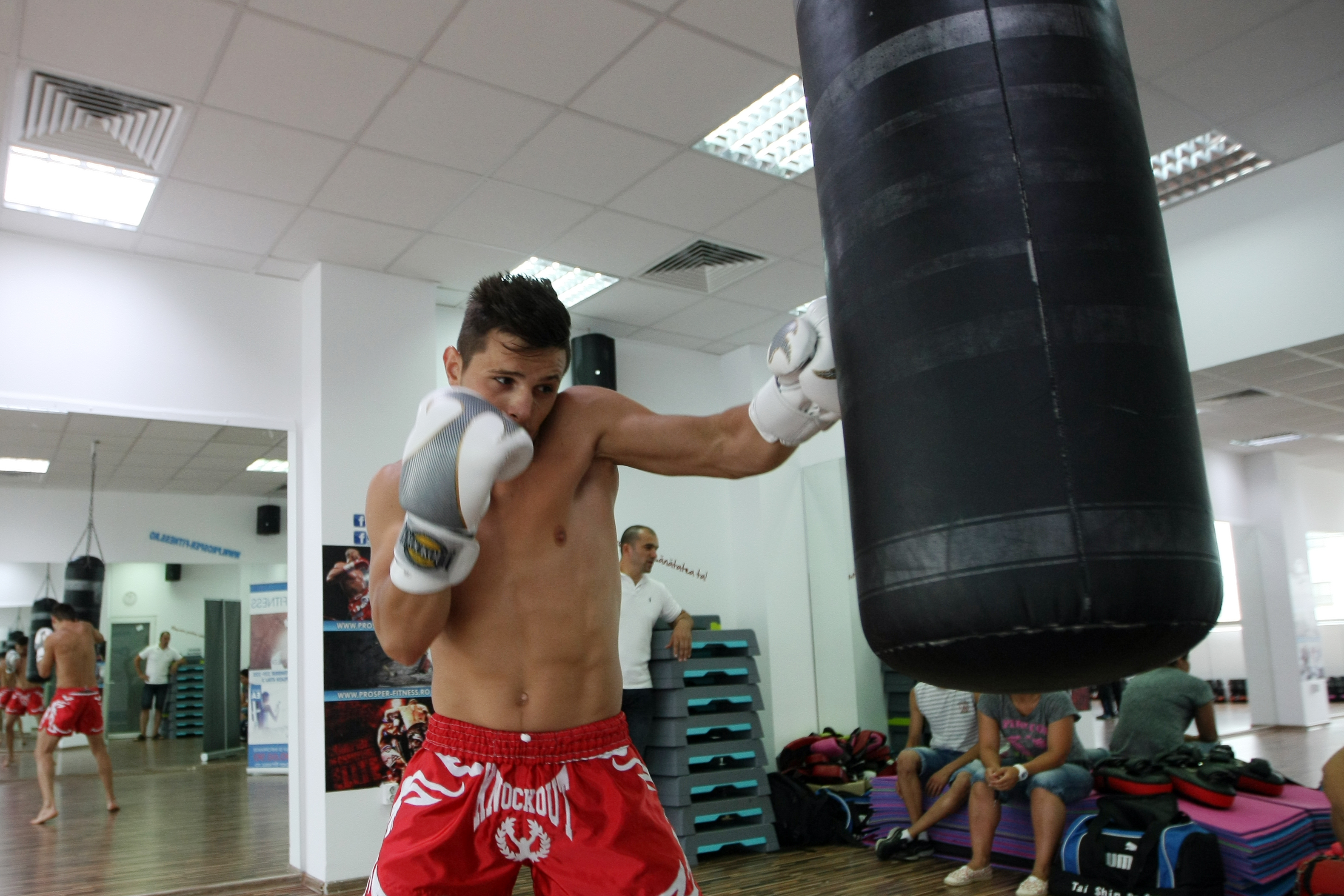 Alexandru Popescu ”The Wolfman” vrea să ”muşte” din adversar la Superkombat Constanţa