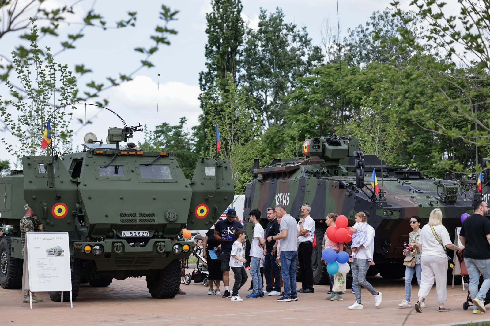 Copiii au cucerit curtea Parlamentului României: de la sport și antrenamente cu vedete la tehnică militară