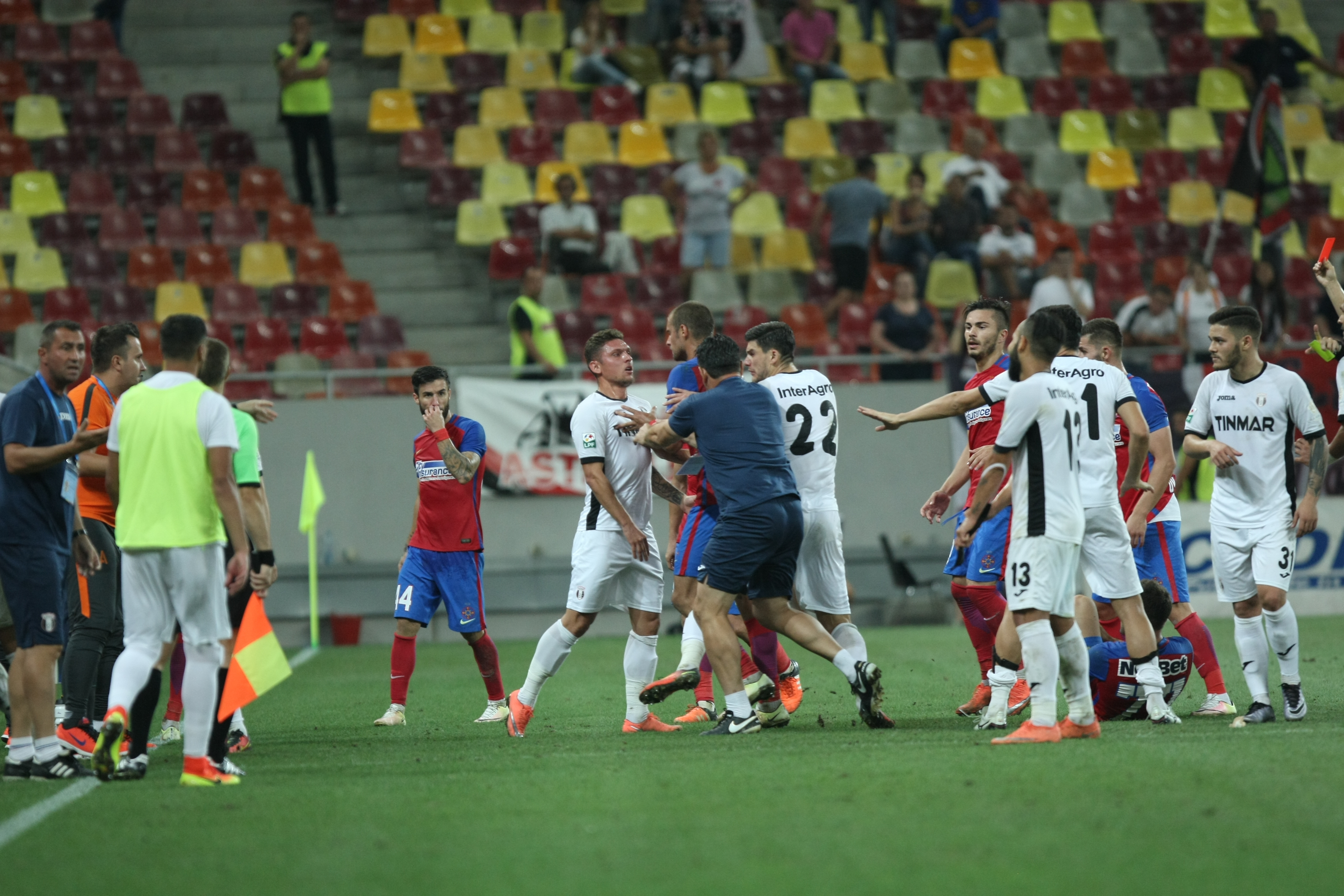 Mihai Stoica a vorbit după altercația de la meciul cu Astra: ”Am fost un miniscut uman". Ce-a zis despre Săpunaru. Reacția lui ”Săpun” | FOTO&VIDEO