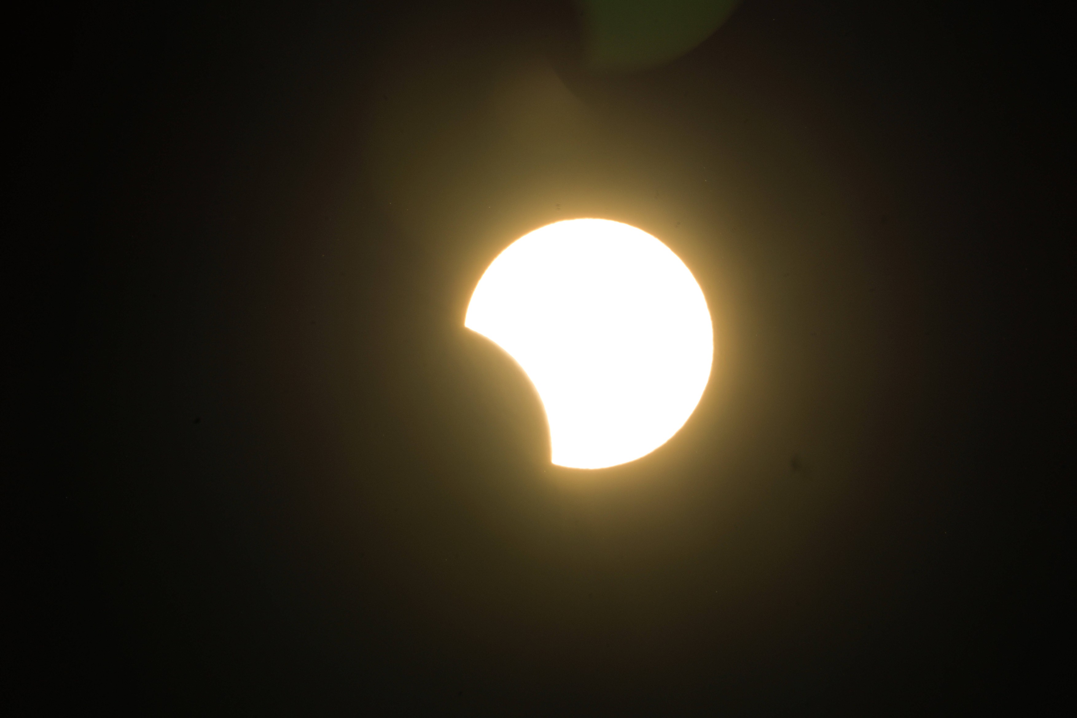 Cele mai spectaculoase 13 imagini cu eclipsa totală de Soare care a fost vizibilă în America de Nord