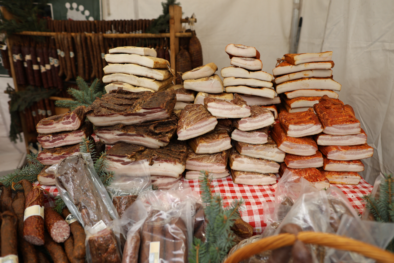 Spectacol culinar în curtea Ministerului Agriculturii. Am vizitat „Târgul de lăsatu’ secului” din București