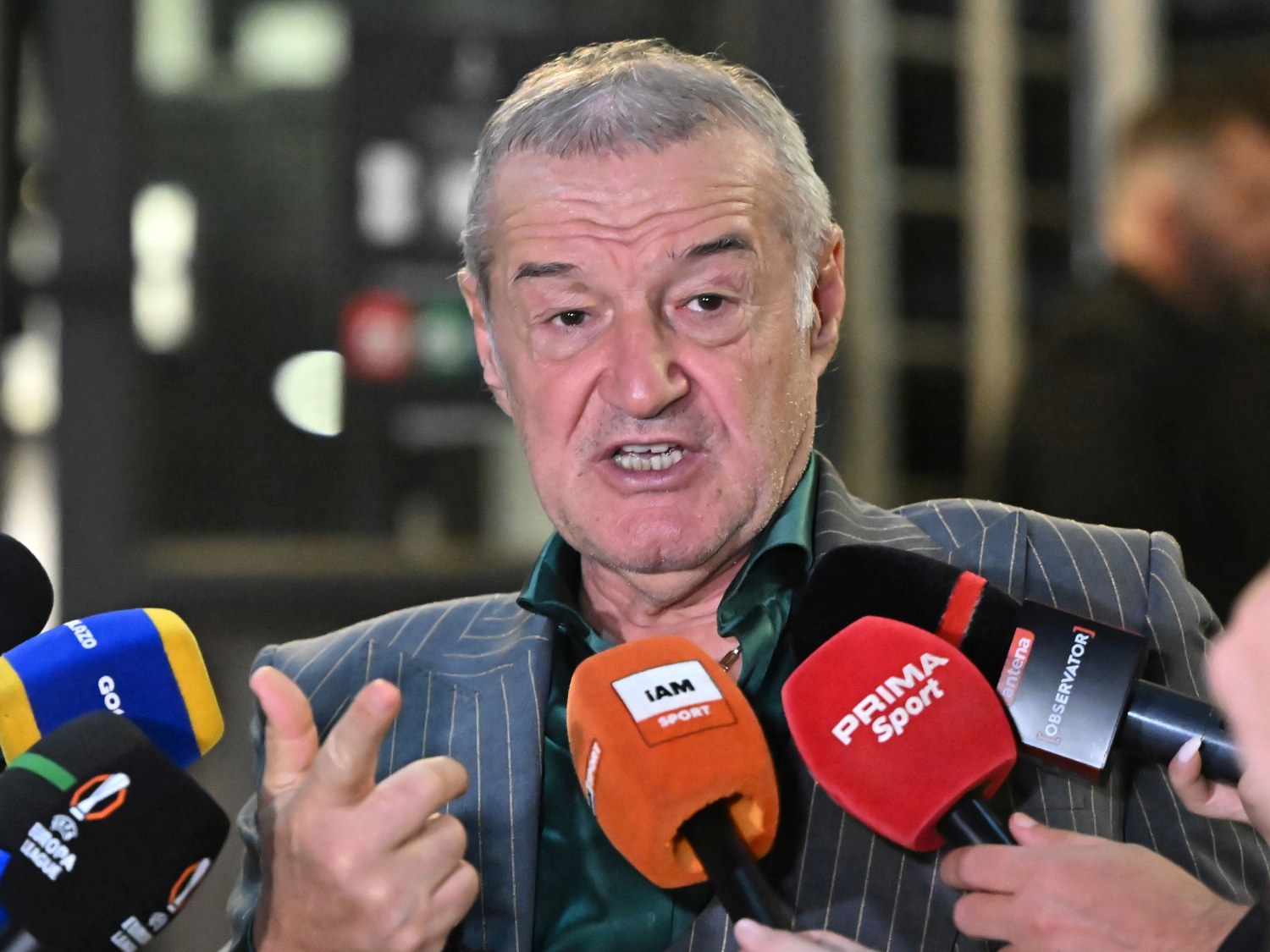 De ce Gigi Becali l-a blocat pe Călin Georgescu pe WhatsApp: „Mi-a trimis imnul partidului lui, o melodie cântată de Nicu Covaci”