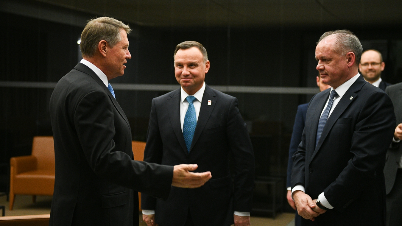 FOTO | Klaus Iohannis, la summitul NATO B9 în Slovacia: "Sunt profund îngrijorat de evoluţiile din regiunea Mării Negre"