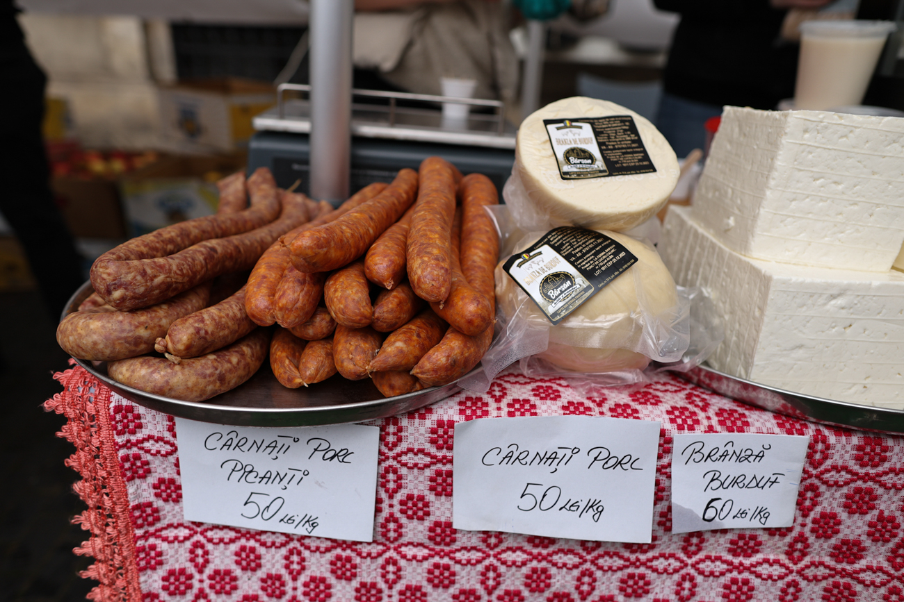 Spectacol culinar în curtea Ministerului Agriculturii. Am vizitat „Târgul de lăsatu’ secului” din București