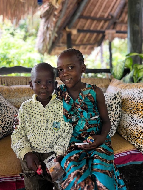 Ela Crăciun a adoptat doi copii din Kenya. „Am decis să ajutăm cum putem”