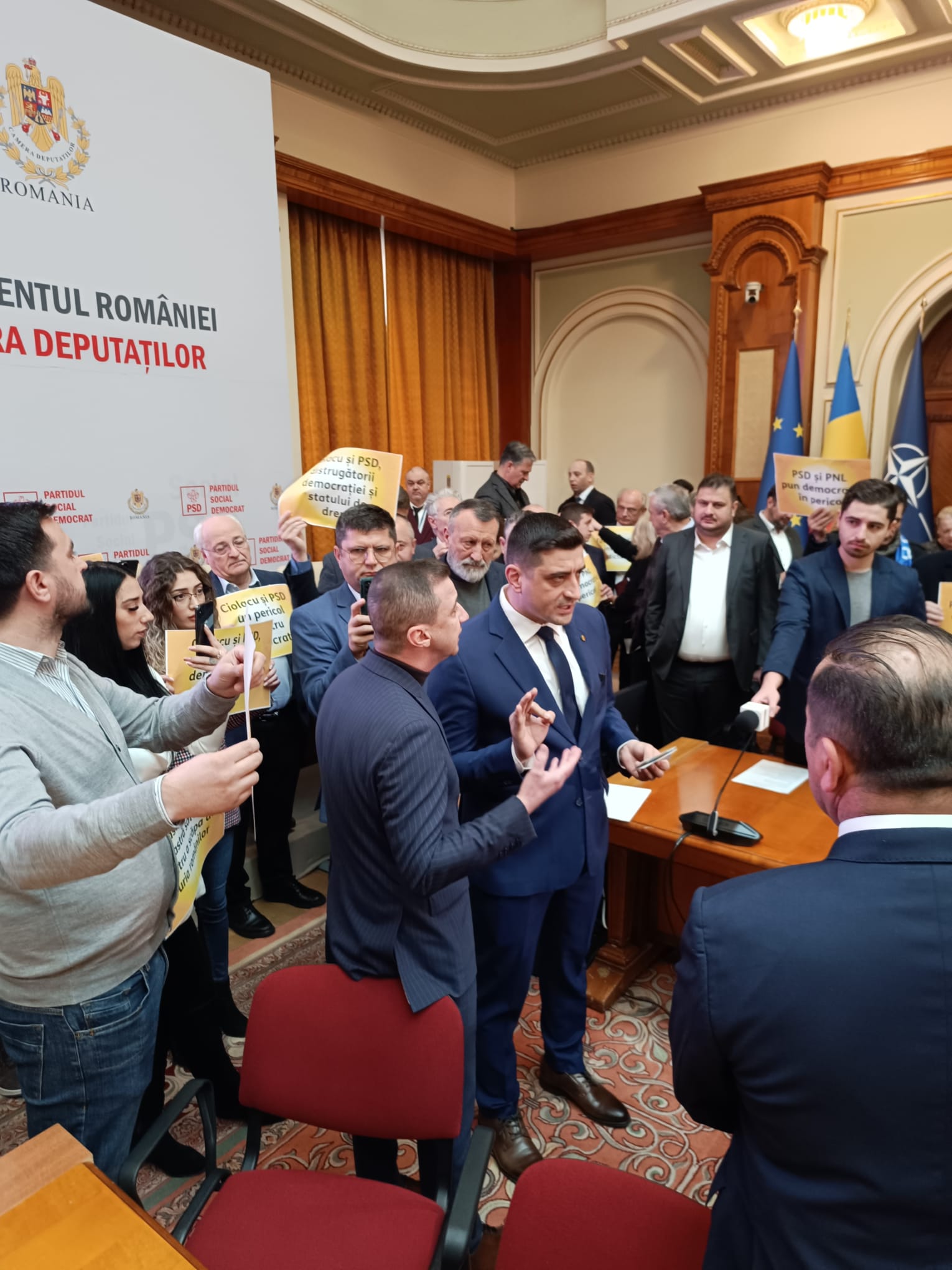Un nou scandal provocat de AUR în Parlament. George Simion și mai mulți parlamentari au protestat în sălile de ședințe ale PSD și PNL