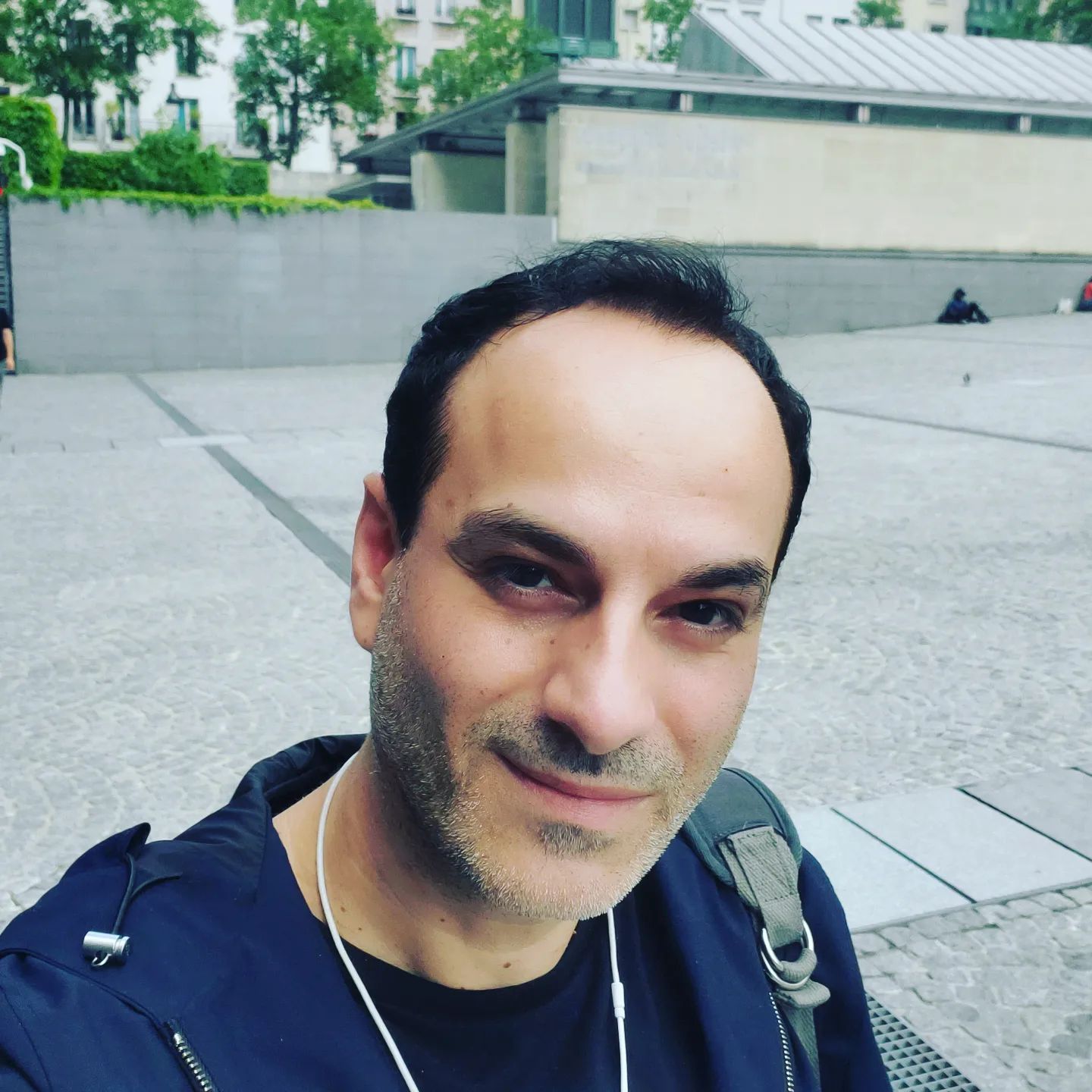 Claudiu Mirică, fost solist al trupei Stigma, pe scenă, după o pauză de 11 ani. Cu ce se ocupă acum, în Franța