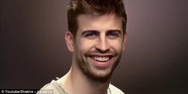 Shakira l-a luat pe Pique în videoclipul pentru Mondiale