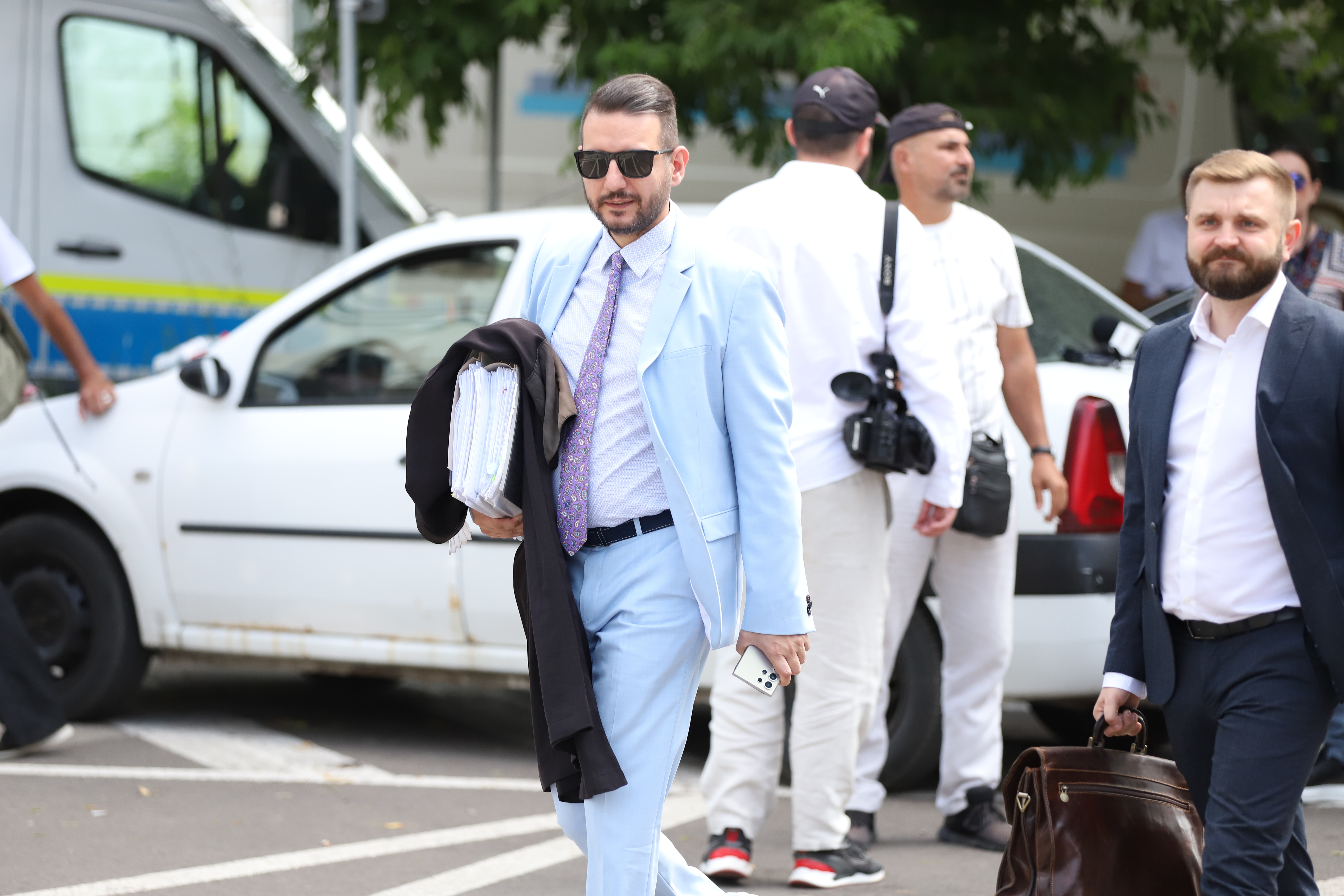 Tatăl lui Sebi Olariu, tânărul mort în accidentul de la 2 Mai, dă în judecată Ministerul de Interne: „Dacă polițiștii nu-l lăsau să plece pe Vlad Pascu, băiatul meu era lângă mine acum!”