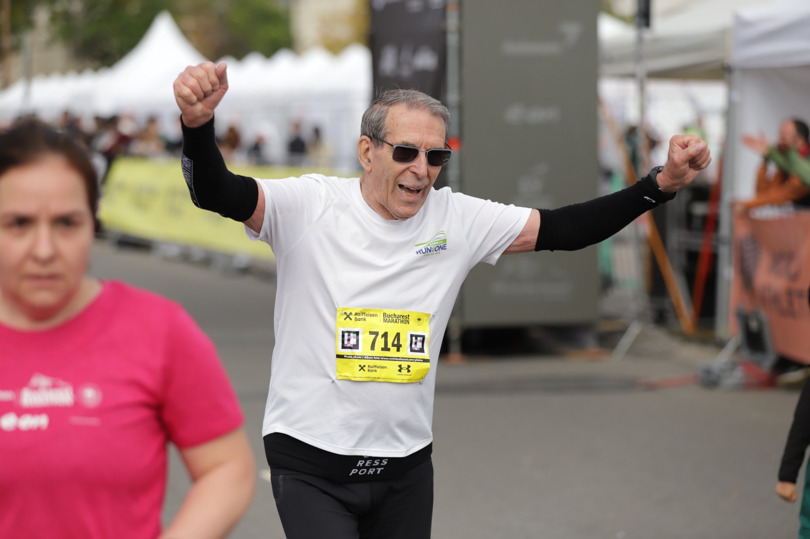 Maratonul București 2025 a adus împreună 12.000 de alergători din peste 50 de țări. Un tânăr atlet a doborât recordul național