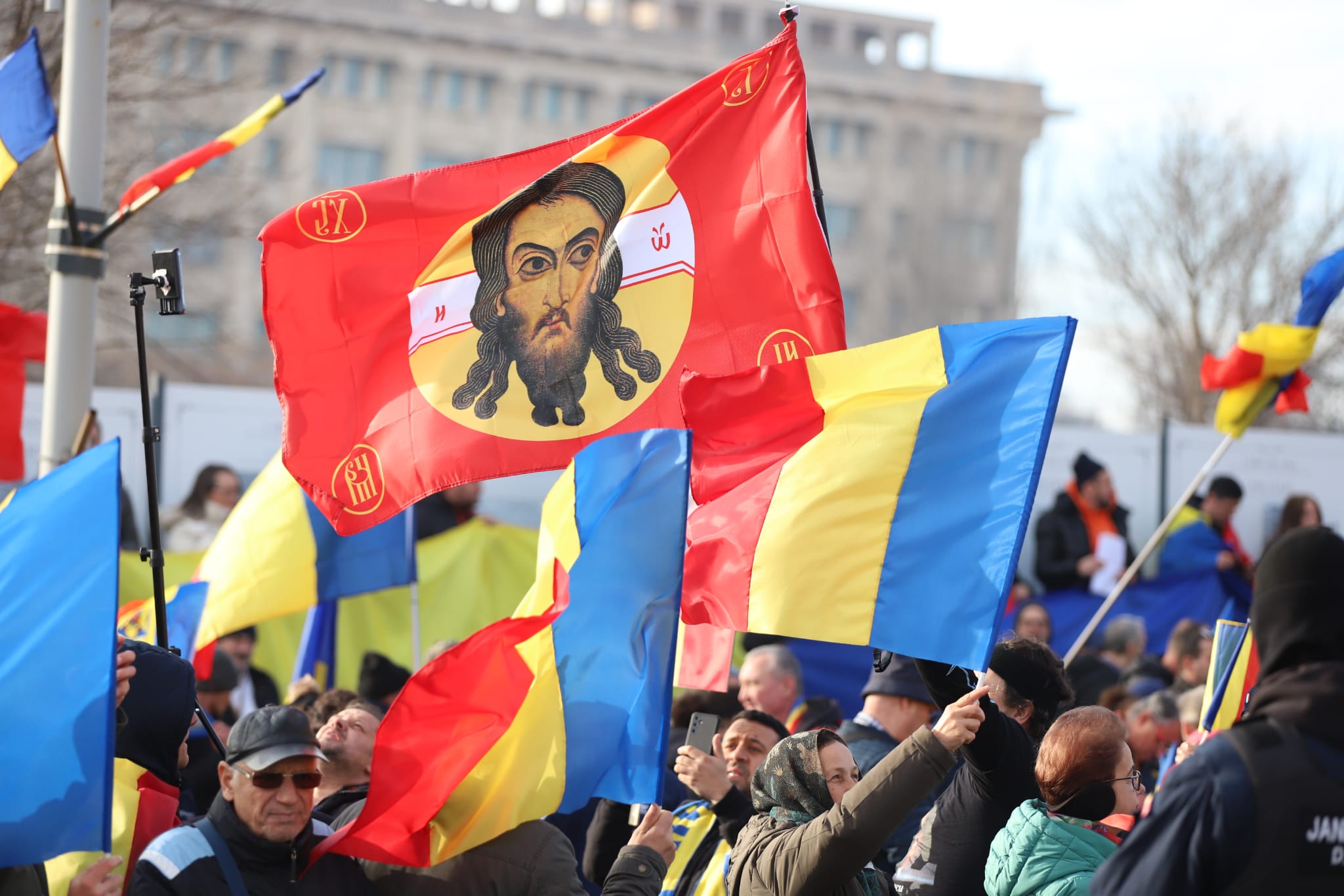 Posibilă explicație pentru absența lui Călin Georgescu de la protestul organizat chiar de el: „Orice, numai violențe să fie. Eventual cu vărsare de sânge”
