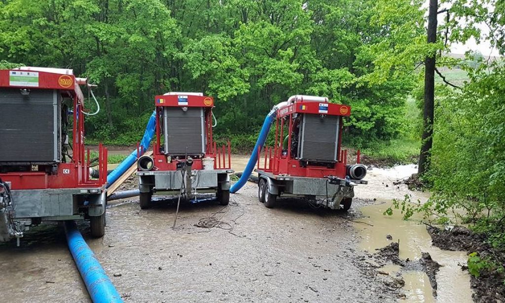 Inundații în Moldova. Zeci de oameni, evacuați din calea apelor. Mii de locuințe au rămas fără curent electric