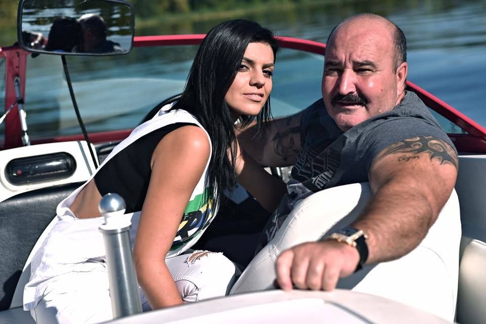 Cum arată vila din Snagov în care locuiește Nuțu Cămătaru alături de Claudia Brazilianca. Imagini rare din proprietatea de pe malul lacului