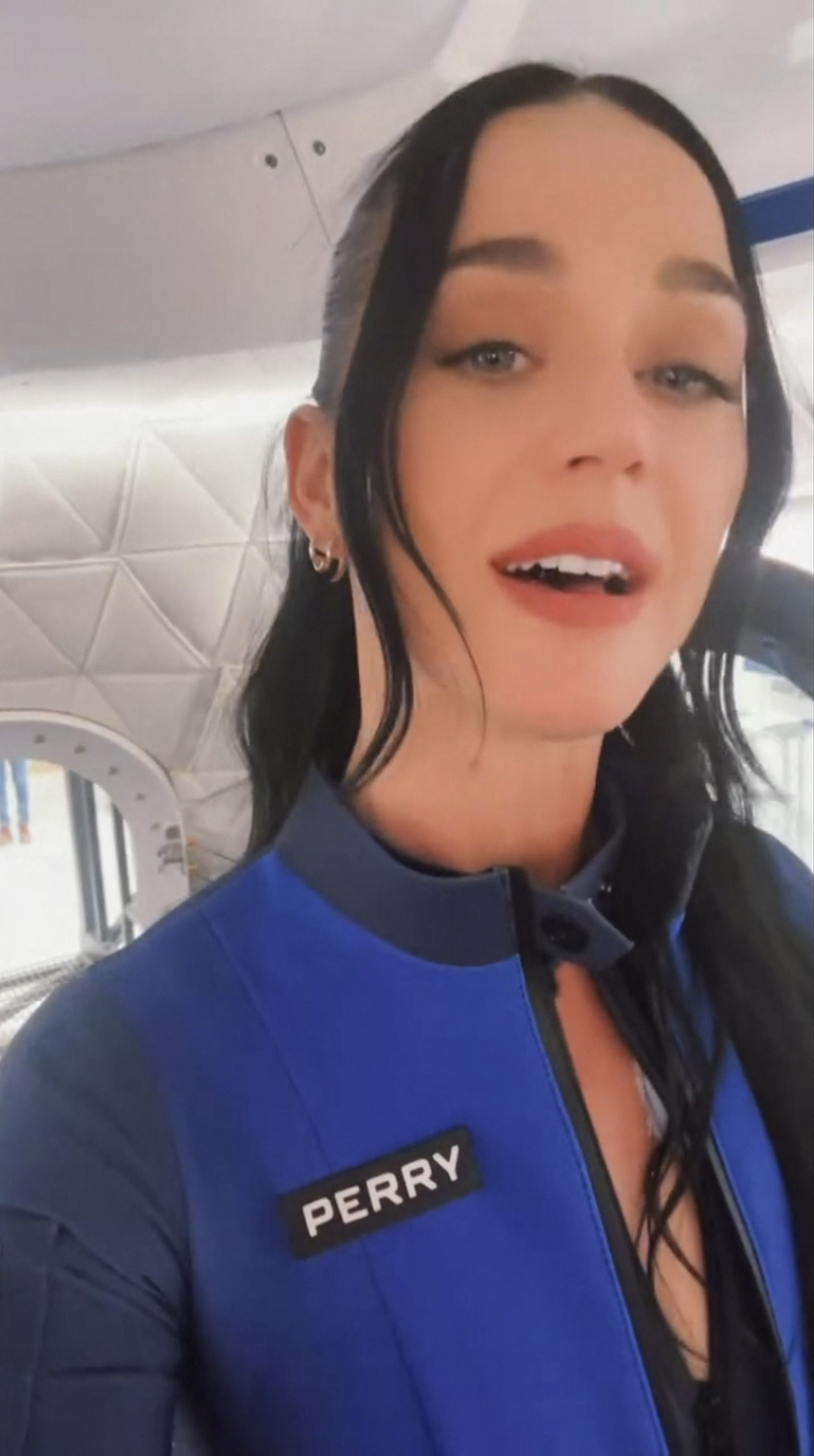 Katy Perry, surprinsă la cină cu un fost premier celebru după despărțirea de Orlando Bloom. Alături de cine a fost fotografiată cântăreața în Canada