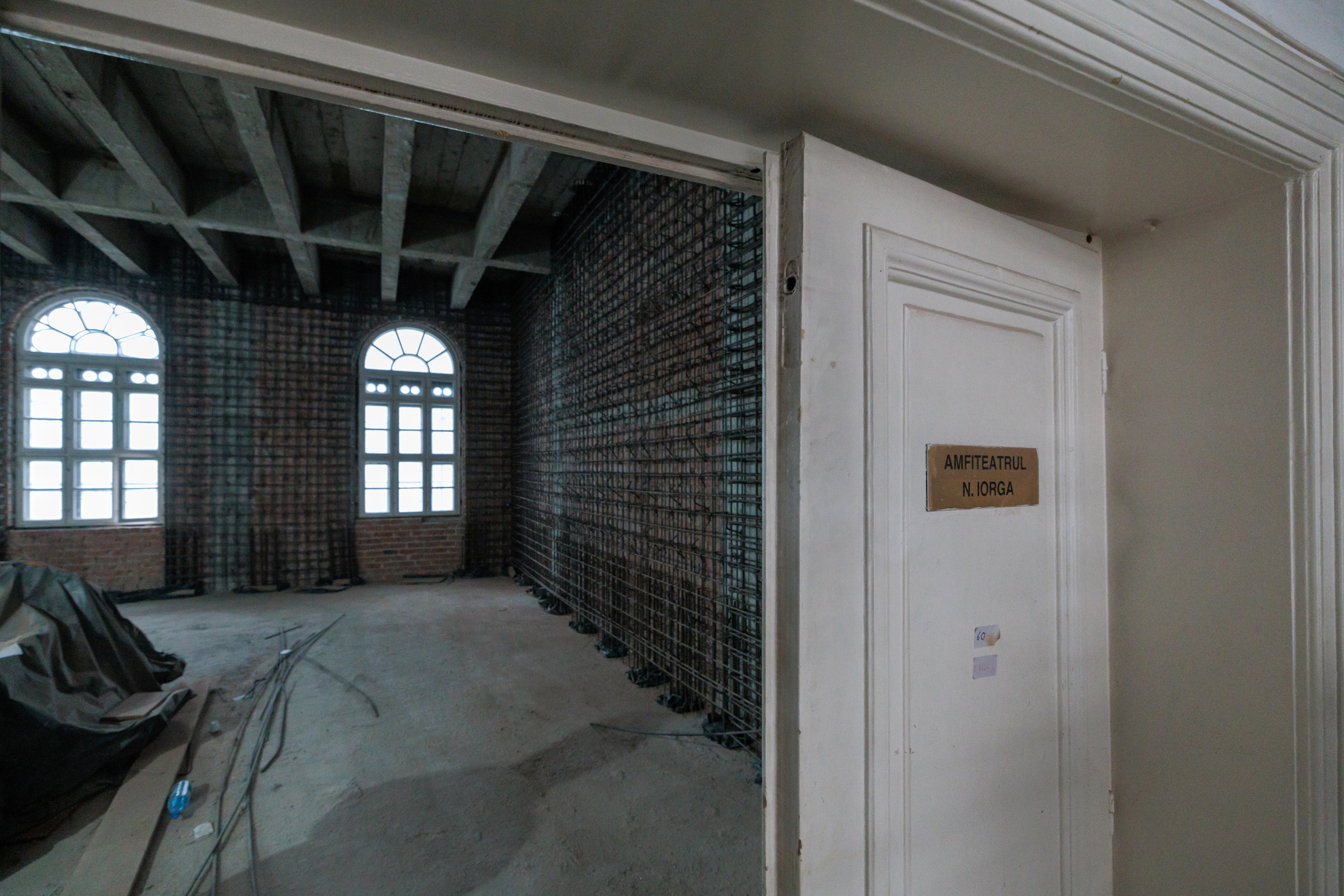 REPORTAJ. Libertatea a intrat pe șantierul Palatului Universității din București. „În curtea interioară s-au făcut descoperiri arheologice”. Cât timp vor dura lucrările de restaurare 