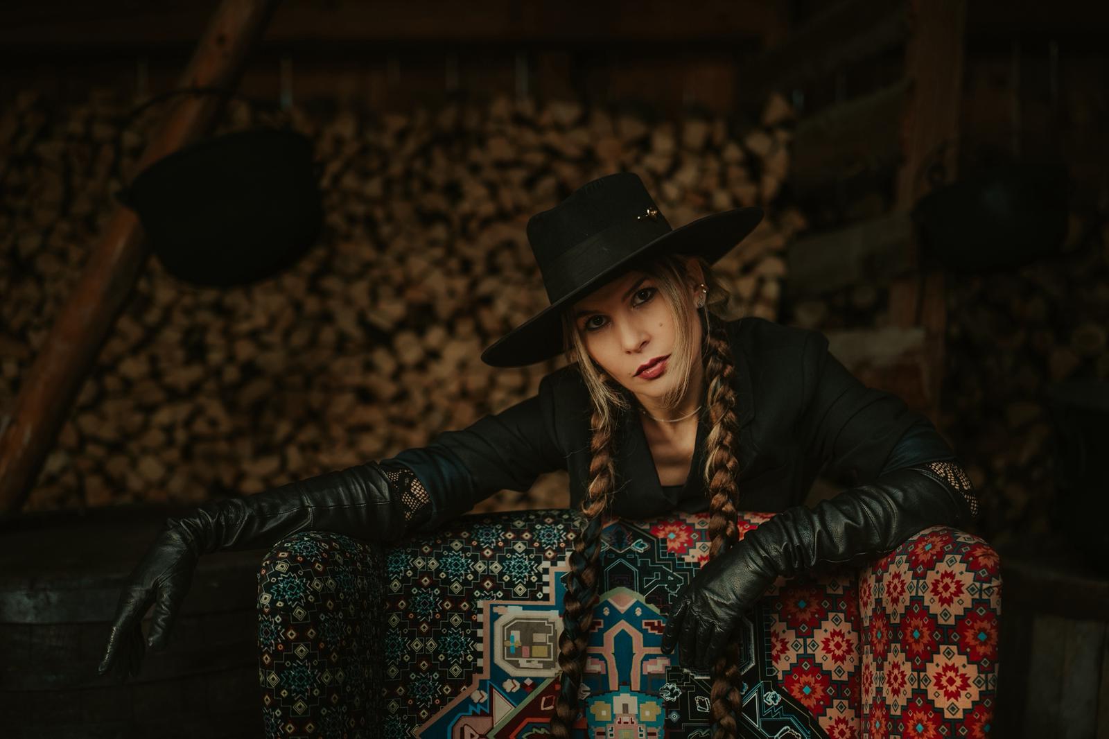 Cum să-ți amenajezi casa de sărbătoare în luna decembrie 2025: „Nu trebuie să fie un showroom de decorațiuni tematice”