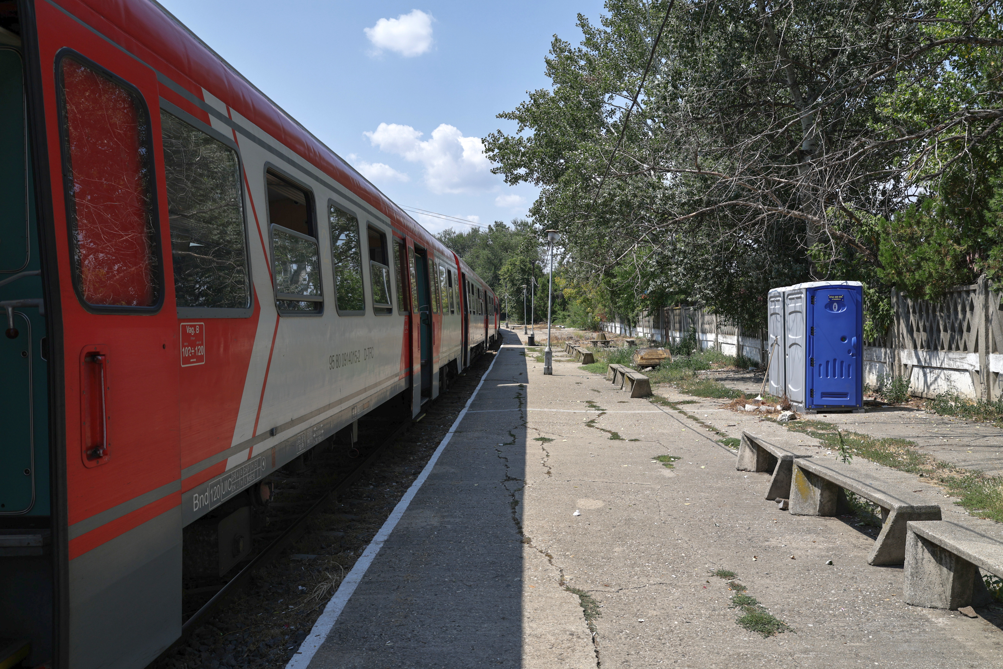 O gară și un capăt de linie într-un București uitat: între o halbă de bere și drumul spre Oltenița cu 16 opriri