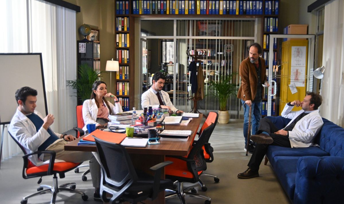Unde au avut loc filmările pentru serialul „Pe mâini bune” de la Kanal D. Actorii au primit consultanță de specialitate