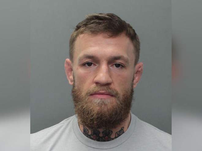 Conor McGregor a fost arestat la Miami după un scandal cu un fan. Infracțiunile de care este acuzat celebrul luptător MMA