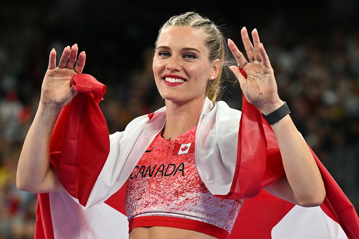 Atleta celebră pe OnlyFans Alysha Newman a cucerit bronzul olimpic la săritura cu prăjina și a celebrat cu un „twerk” pe pistă