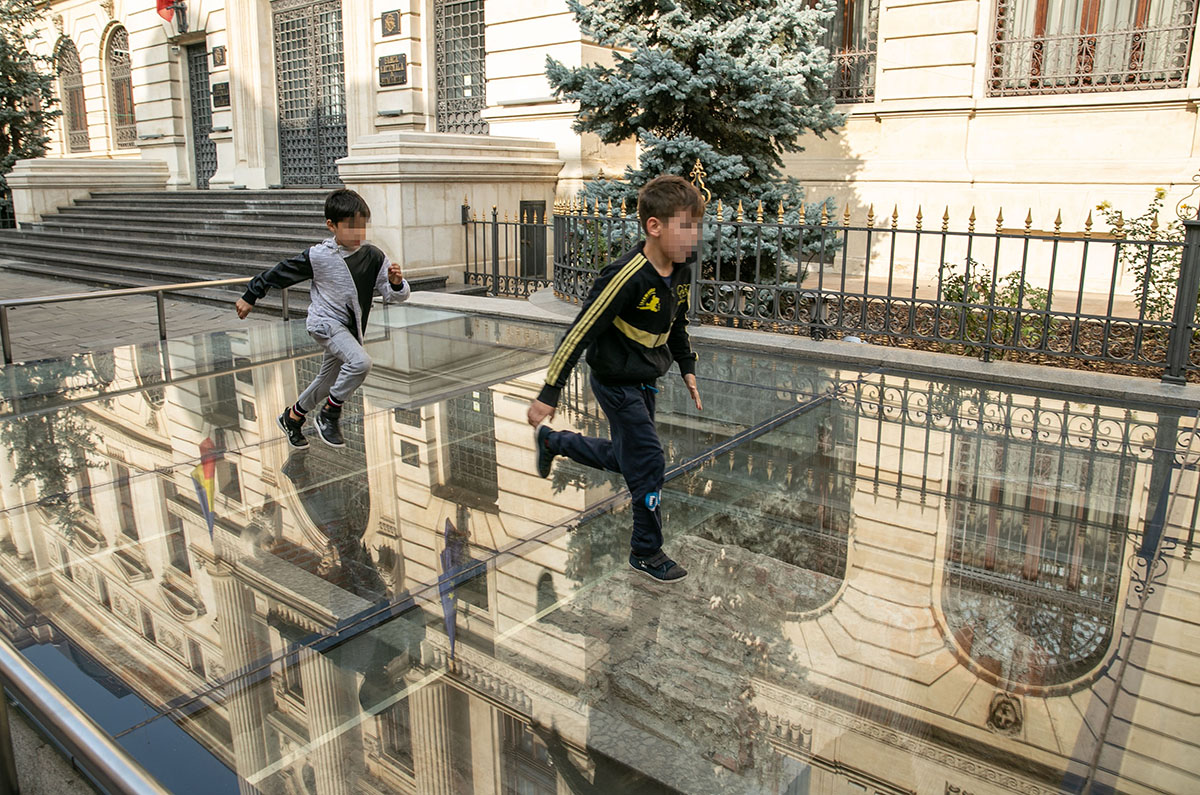 FOTOREPORTAJ | Fața murdară a Centrului Vechi din București, capitală vizitată anual de 1,2 milioane de turiști străini