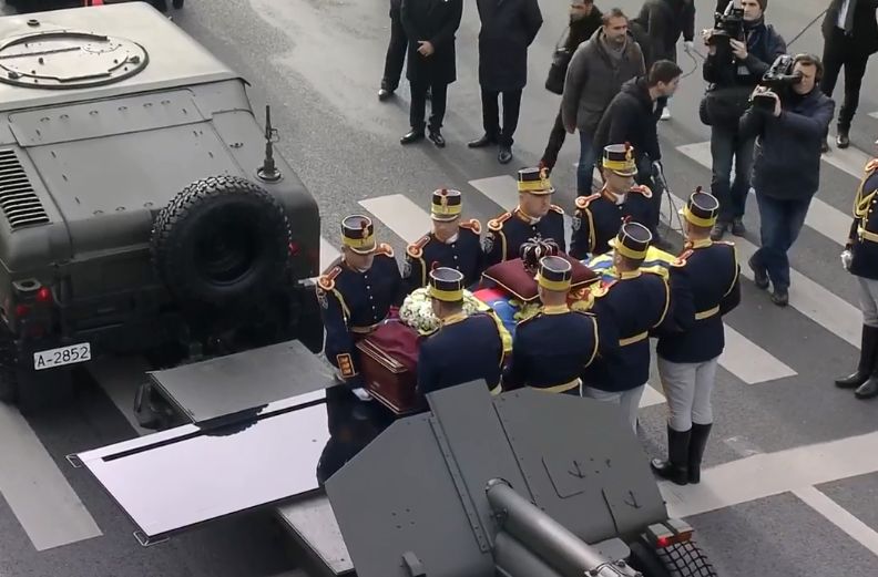 FOTO&VIDEO. România și-a luat rămas bun de la Regele Mihai. Ultimul drum pentru ultimul Rege al românilor